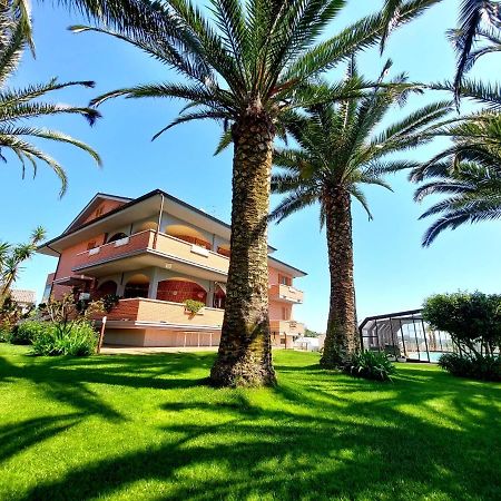 B&B Sotto Le Palme Molino Ciccolini Bagian luar foto